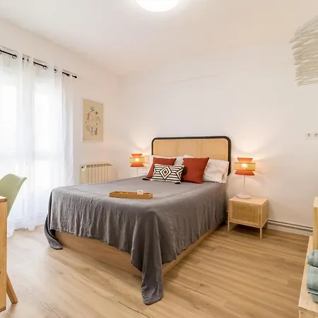 Recien Reformado Plaza Del Ayuntamiento Santender